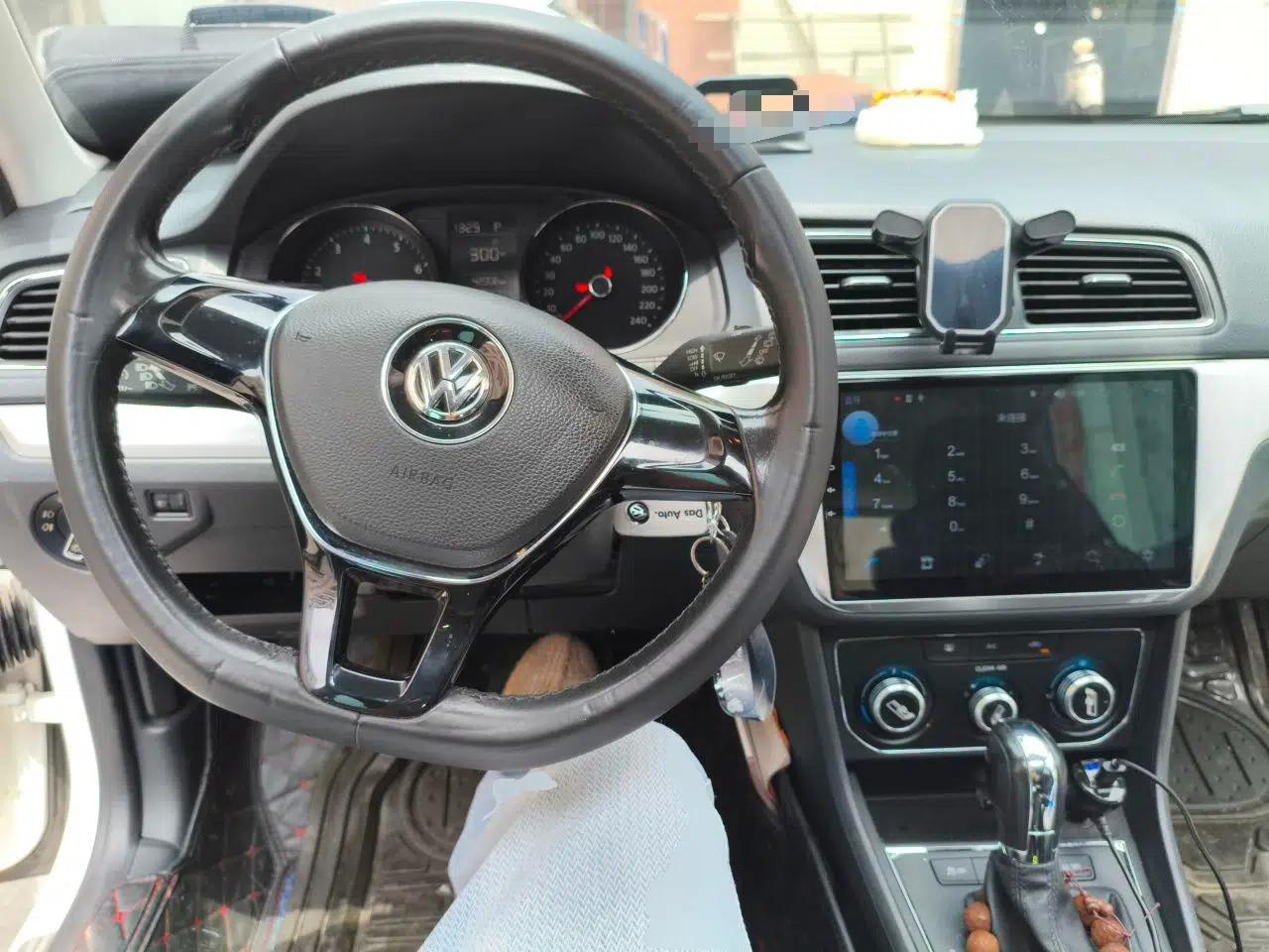 Volkswagen Gran Lavida 2015 1.6L Automatic Comfort Edition — миниатюра 10