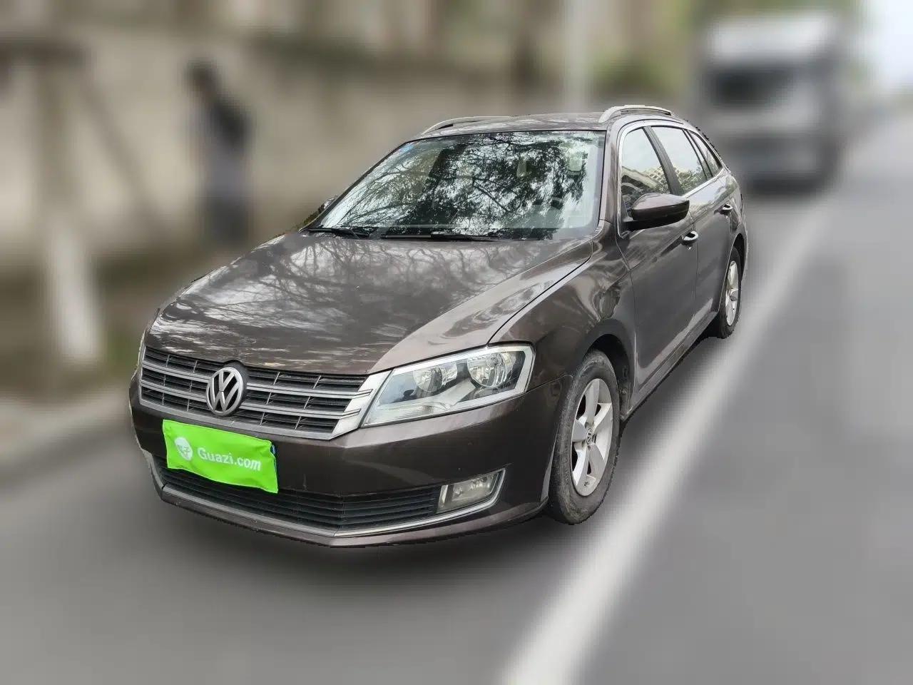 Volkswagen Gran Lavida 2013 1.6L Automatic Fashion Model — миниатюра 1
