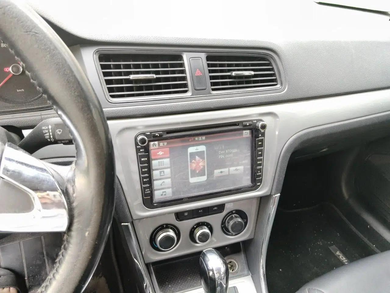 Volkswagen Gran Lavida 2013 1.6L Automatic Fashion Model — миниатюра 14