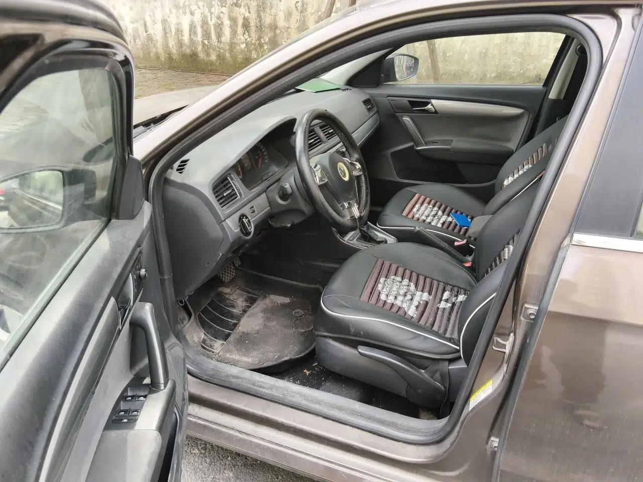 Volkswagen Gran Lavida 2013 1.6L Automatic Fashion Model — миниатюра 17