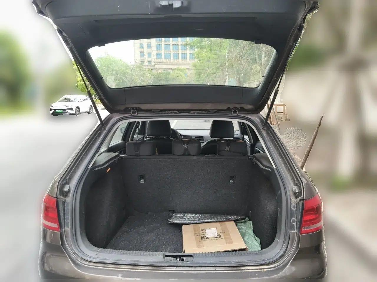 Volkswagen Gran Lavida 2013 1.6L Automatic Fashion Model — миниатюра 20