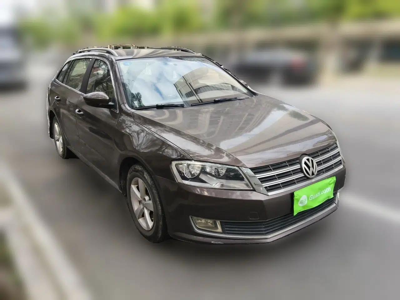 Volkswagen Gran Lavida 2013 1.6L Automatic Fashion Model — миниатюра 3