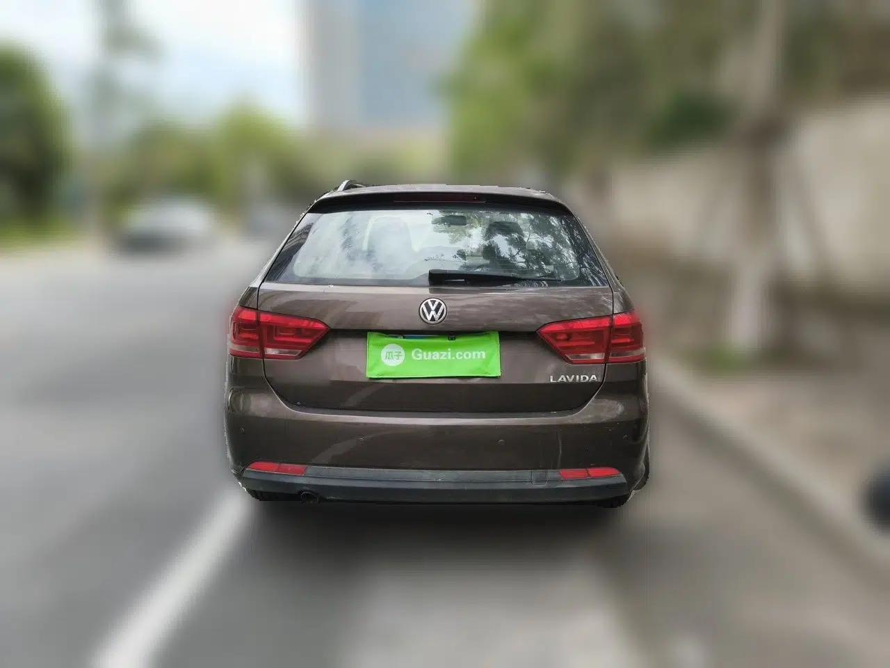 Volkswagen Gran Lavida 2013 1.6L Automatic Fashion Model — миниатюра 5