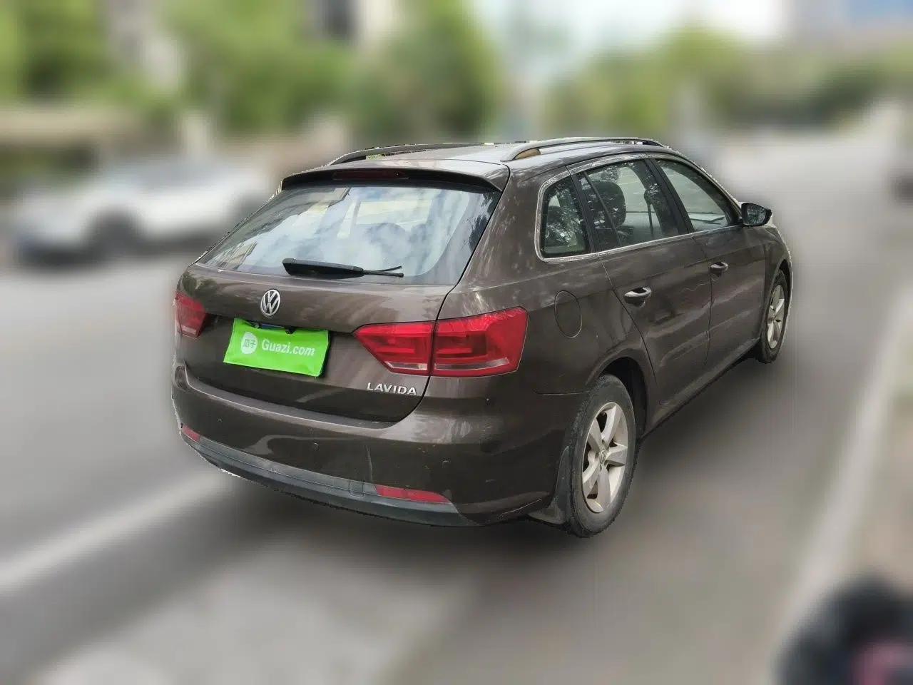 Volkswagen Gran Lavida 2013 1.6L Automatic Fashion Model — миниатюра 6