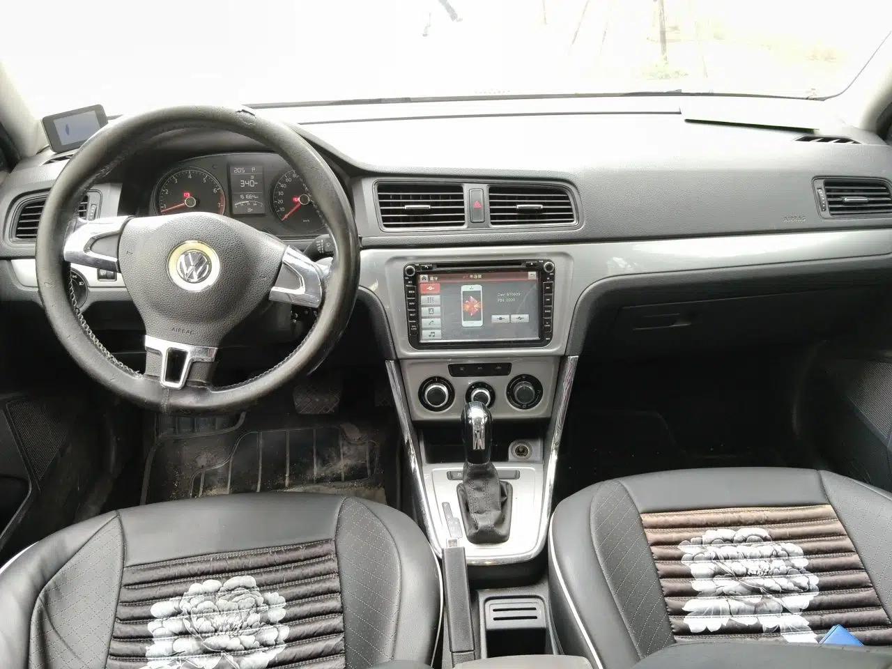 Volkswagen Gran Lavida 2013 1.6L Automatic Fashion Model — миниатюра 10