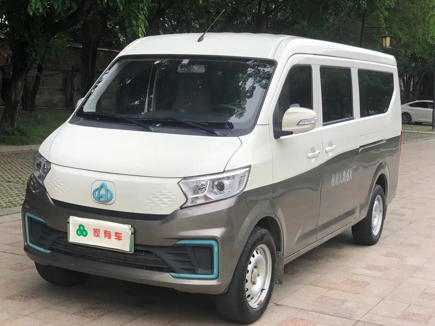 Crossstar V5 EV 2024 Smart Edition 6-seater with double doors — миниатюра 1