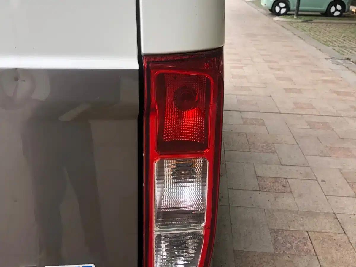 Crossstar V5 EV 2024 Smart Edition 6-seater with double doors — миниатюра 17