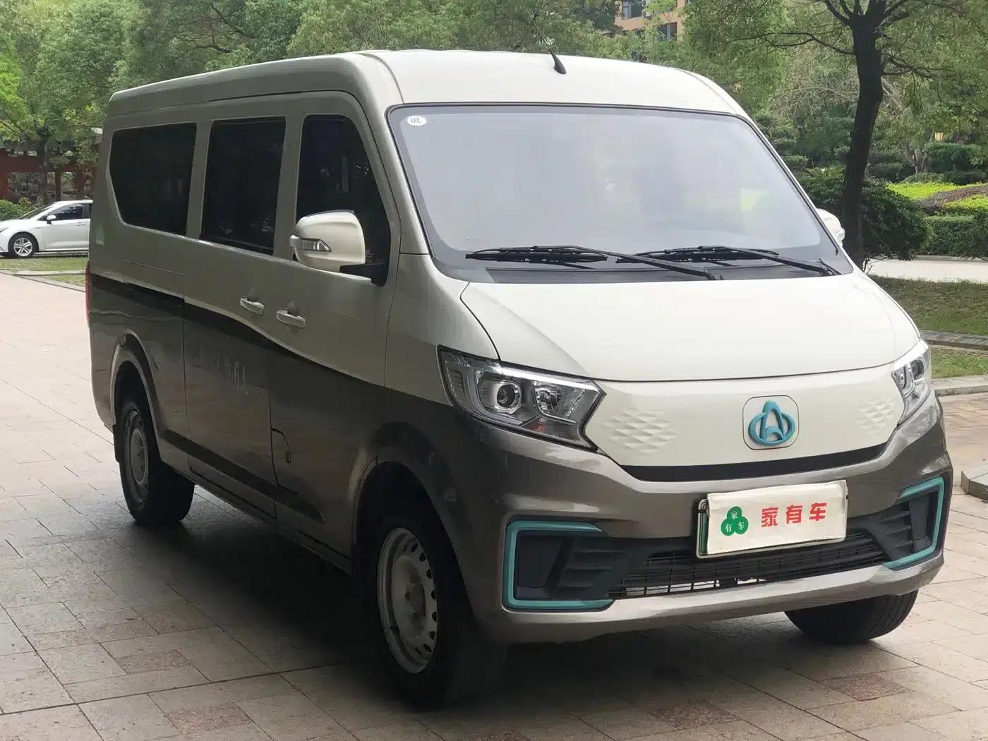 Crossstar V5 EV 2024 Smart Edition 6-seater with double doors — миниатюра 3