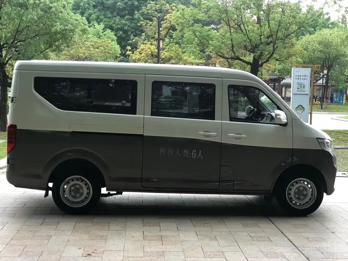 Crossstar V5 EV 2024 Smart Edition 6-seater with double doors — миниатюра 8