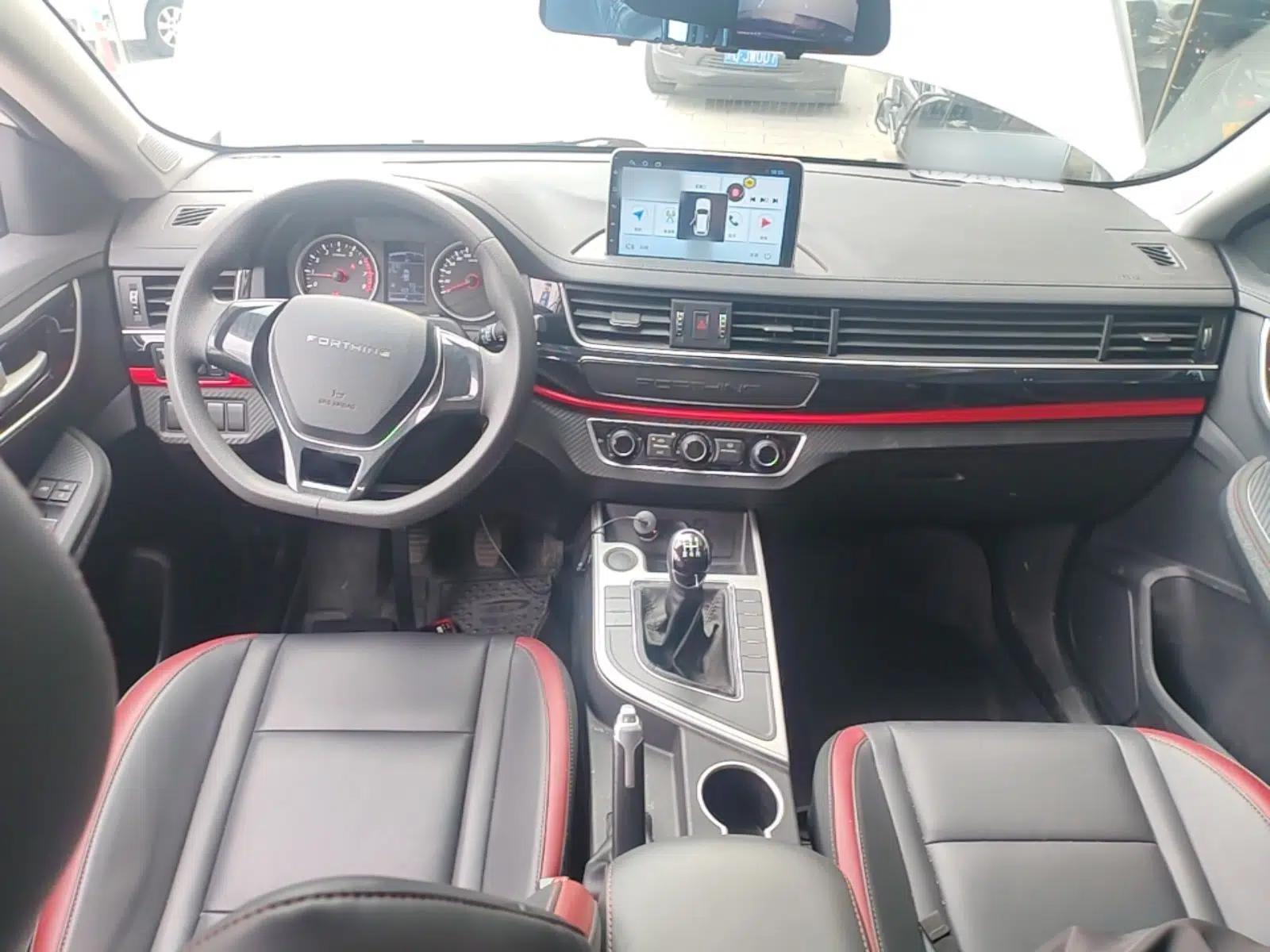 FORTHING T5 2022 Grand Edition 1.6L Manual Dream-Chasing Five-Seat Model — миниатюра 13