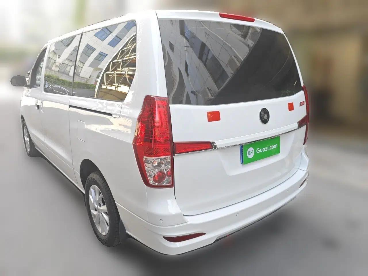 FORTHING Lingzhi PLUS 2024 1.5T Manual Luxury 7-Seater — миниатюра 4