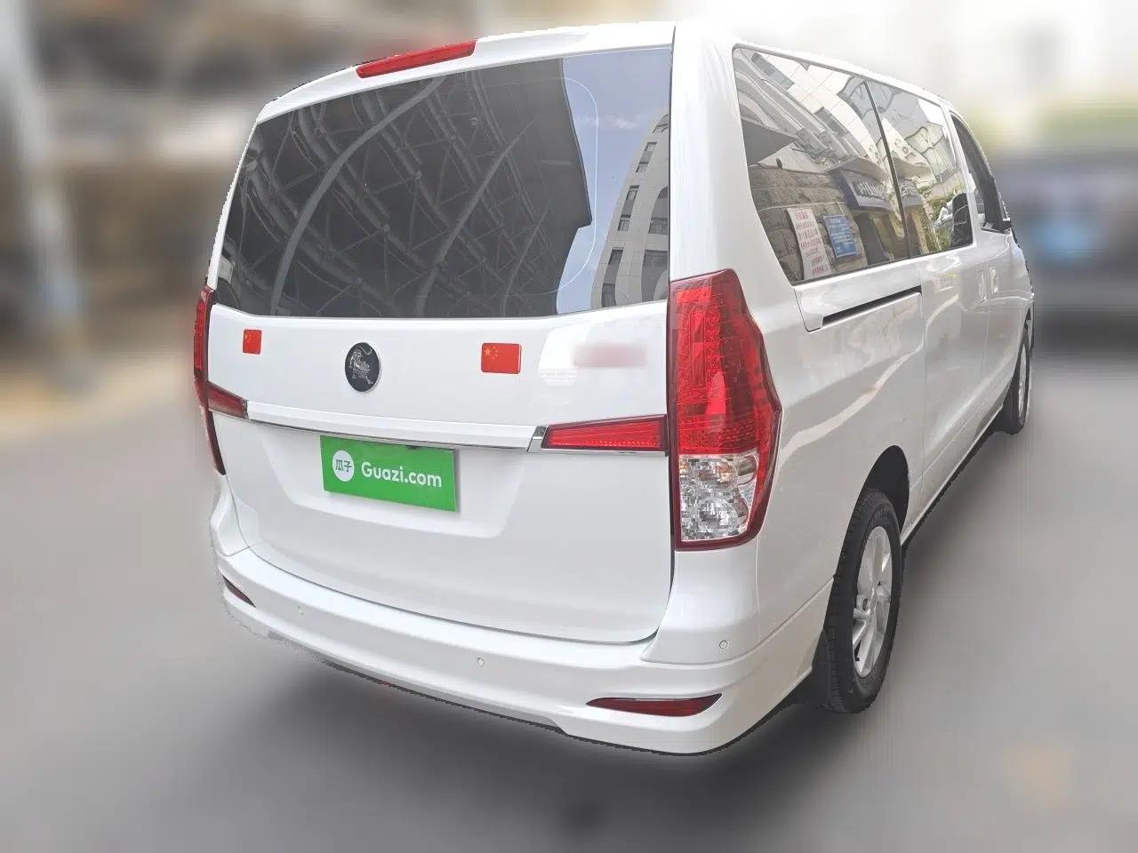 FORTHING Lingzhi PLUS 2024 1.5T Manual Luxury 7-Seater — миниатюра 6