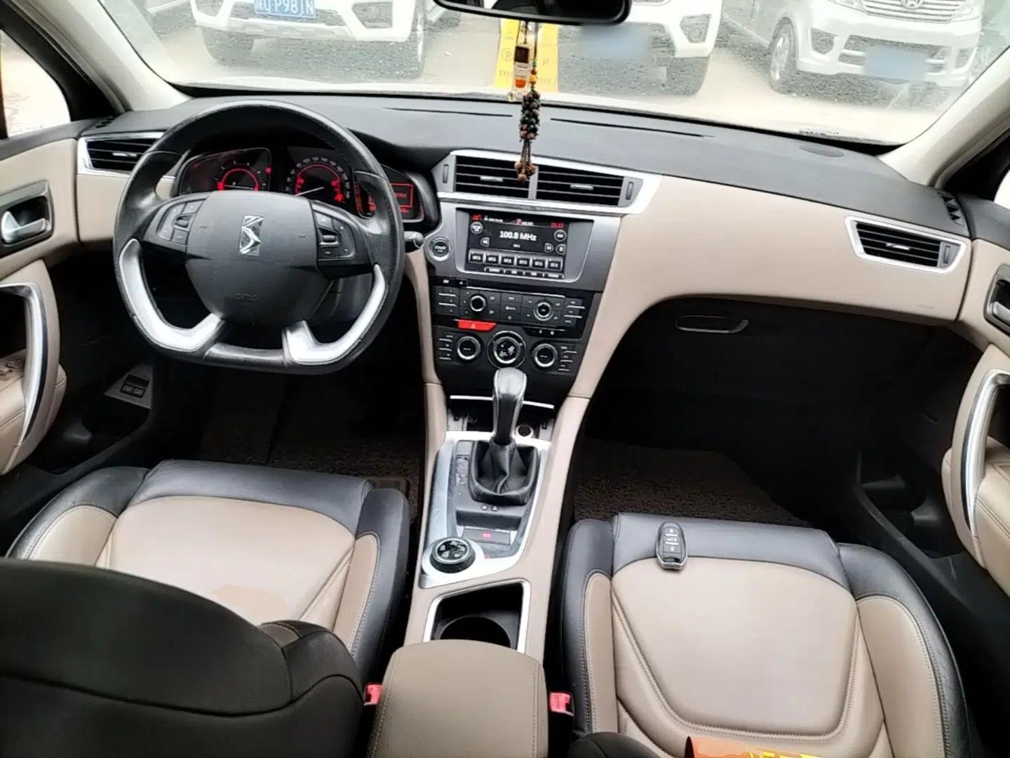 DS 6 2014 1.6T Luxury Edition THP160 — миниатюра 13