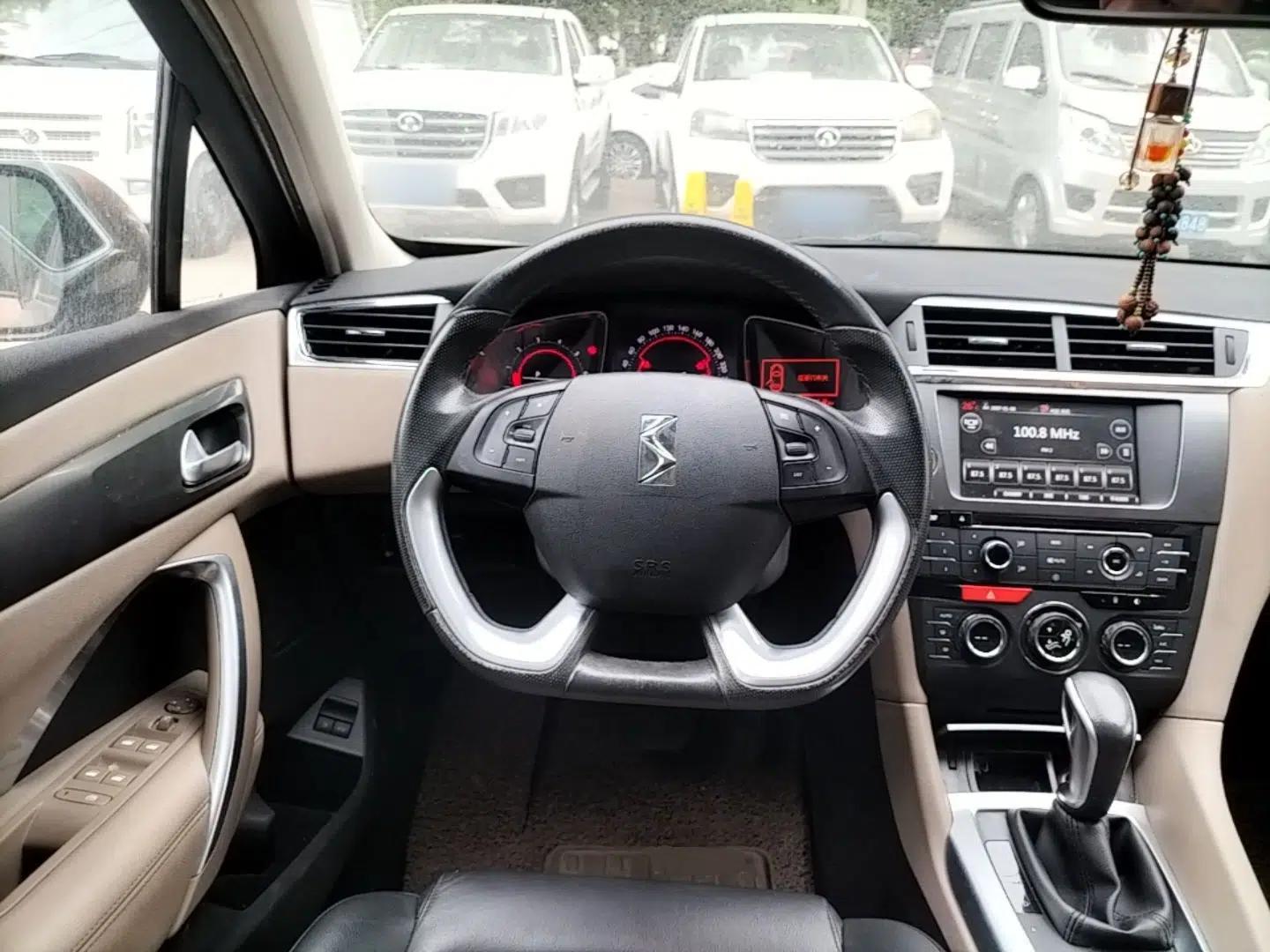 DS 6 2014 1.6T Luxury Edition THP160 — миниатюра 14