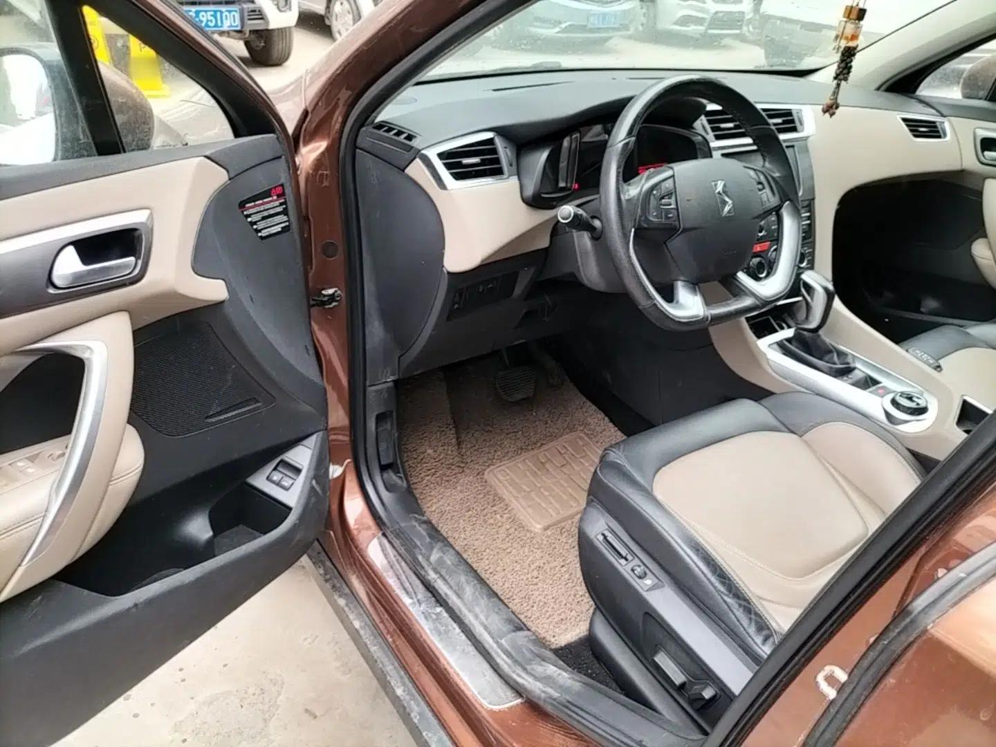 DS 6 2014 1.6T Luxury Edition THP160 — миниатюра 19