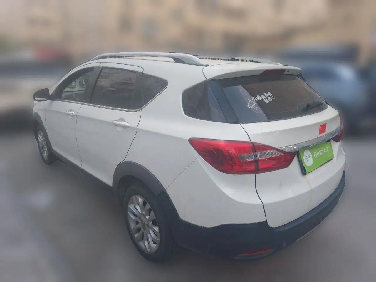 Dongfeng Aeolus AX3 2016 1.5L Manual Shangkue Model — миниатюра 4