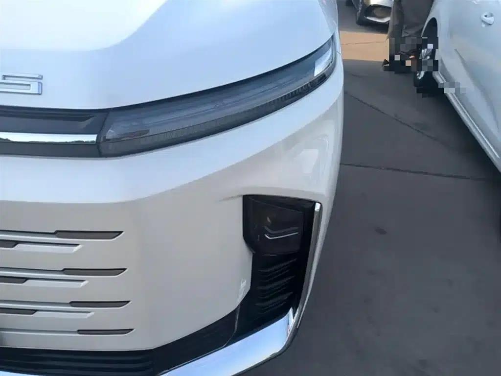 Maxus G50 Plug-in Hybrid 2025 Navigator Edition — миниатюра 24