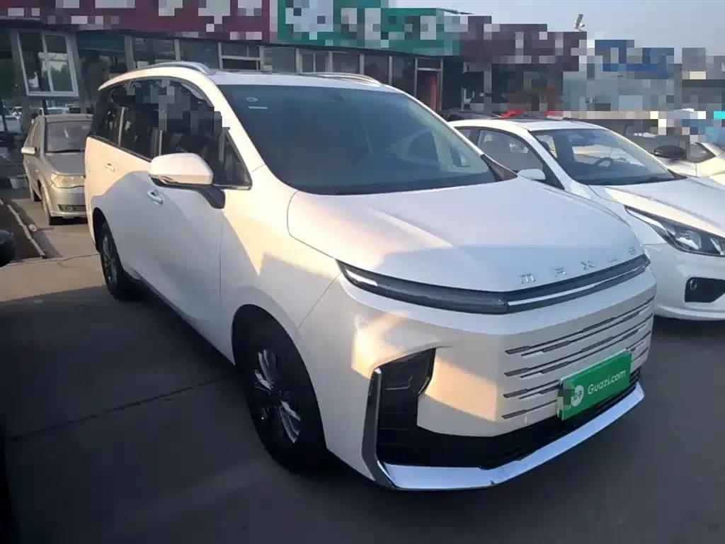 Maxus G50 Plug-in Hybrid 2025 Navigator Edition — миниатюра 4