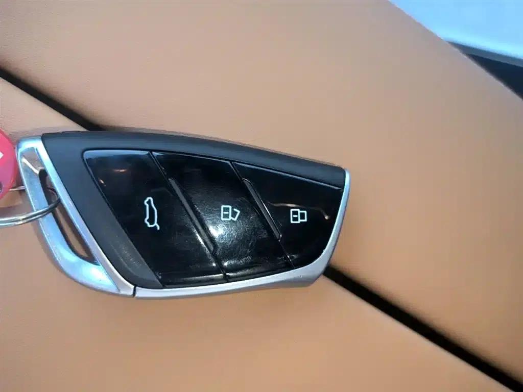 Maxus G50 Plug-in Hybrid 2025 Navigator Edition — миниатюра 9