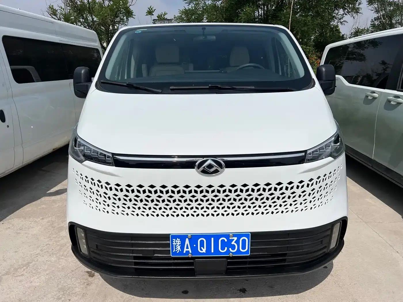 Xintu V70 2023 2.0T Elite Edition, Manual Short Wheelbase, Low Roof, 5/6 Seats (150Ps) — миниатюра 2
