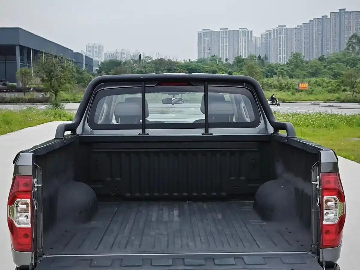 2023 Starship L 2.0T Diesel Manual 4WD Elite Standard Box — миниатюра 7