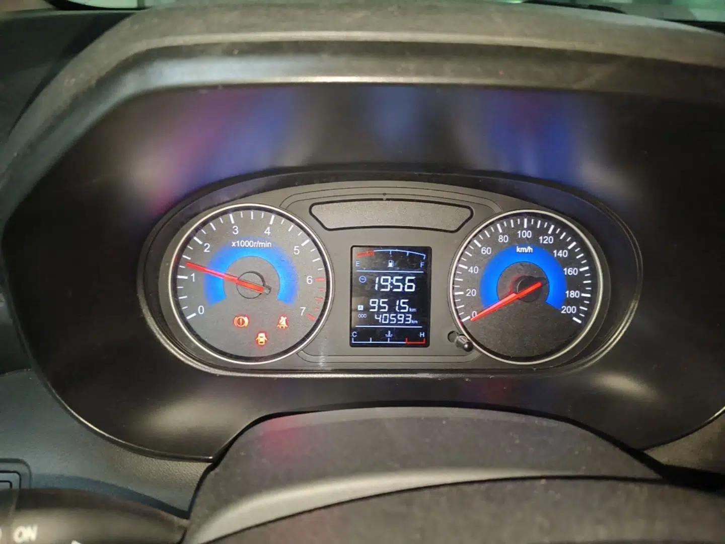 Dongfeng Fengon 380 2022 1.5L Comfort-Class Passenger Vehicle (Steel Spring) with 7 Seats — миниатюра 14