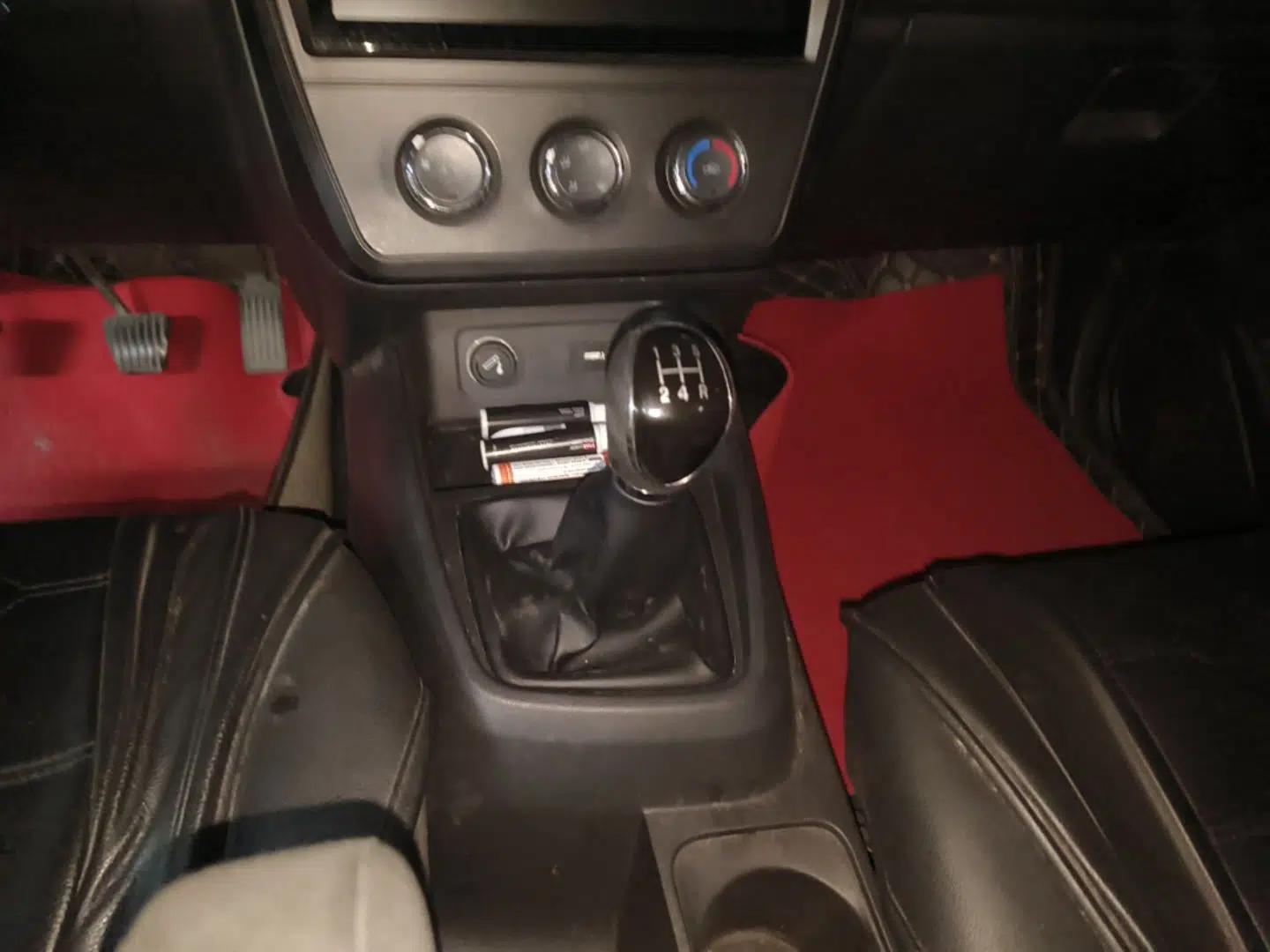 Dongfeng Fengon 380 2022 1.5L Comfort-Class Passenger Vehicle (Steel Spring) with 7 Seats — миниатюра 16
