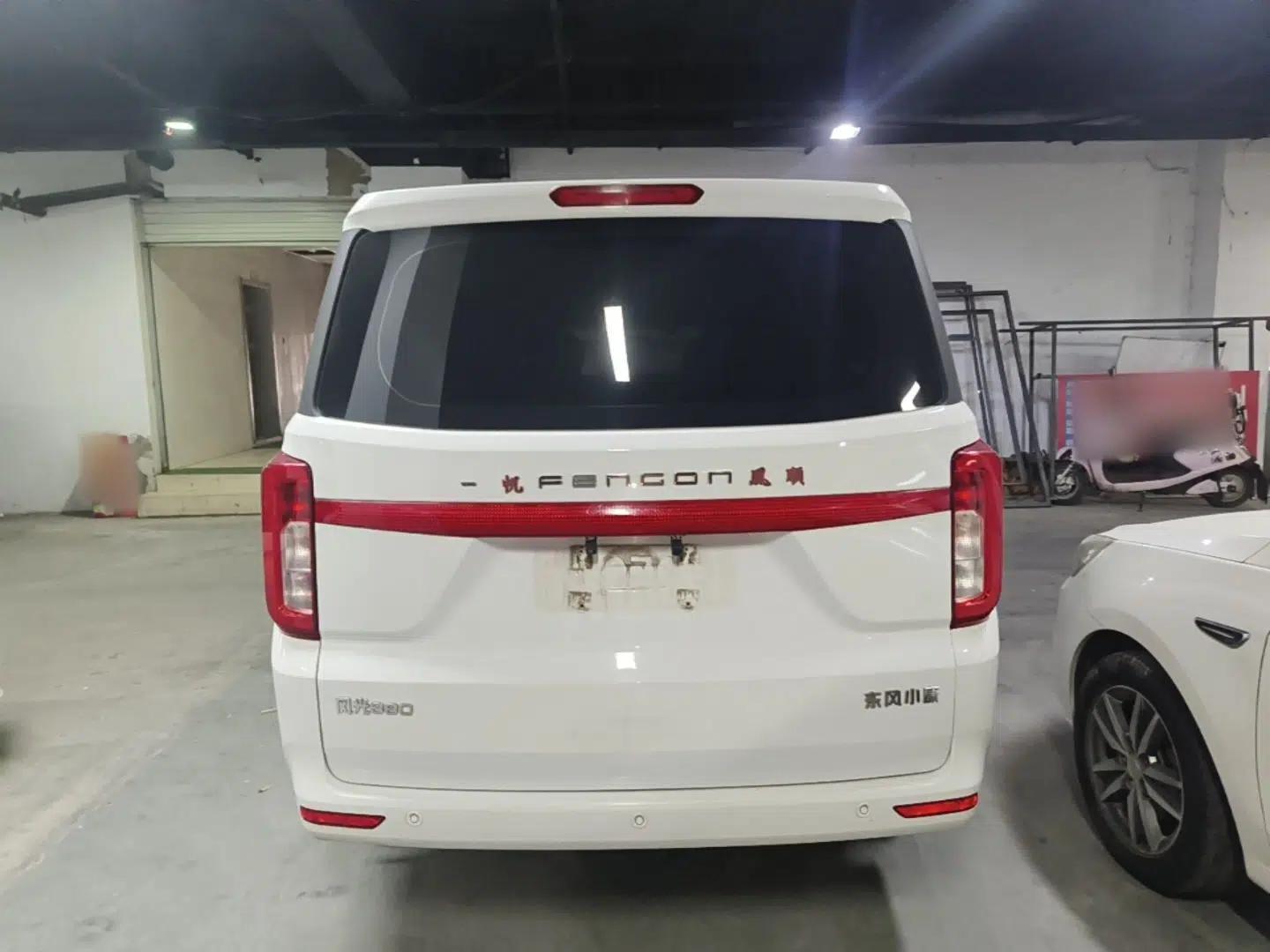 Dongfeng Fengon 380 2022 1.5L Comfort-Class Passenger Vehicle (Steel Spring) with 7 Seats — миниатюра 3