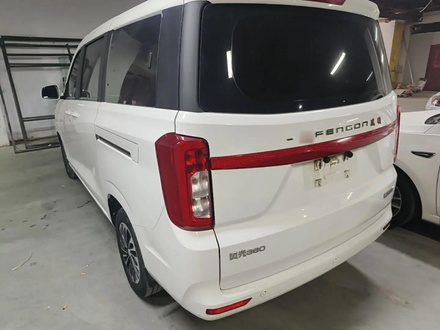 Dongfeng Fengon 380 2022 1.5L Comfort-Class Passenger Vehicle (Steel Spring) with 7 Seats — миниатюра 7