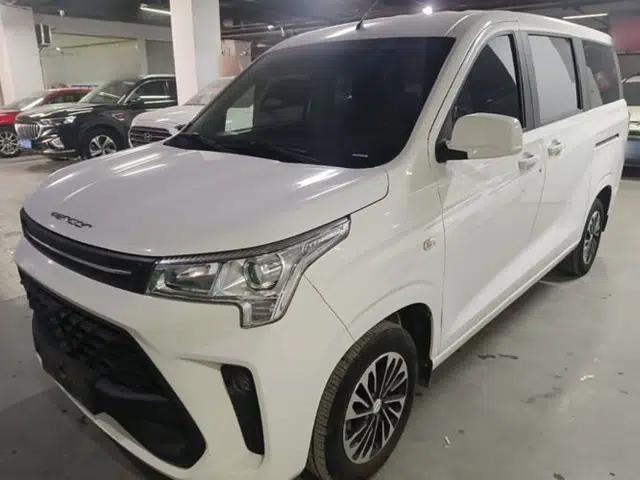 Dongfeng Fengon 380 2022 1.5L Comfort-Class Passenger Vehicle (Steel Spring) with 7 Seats