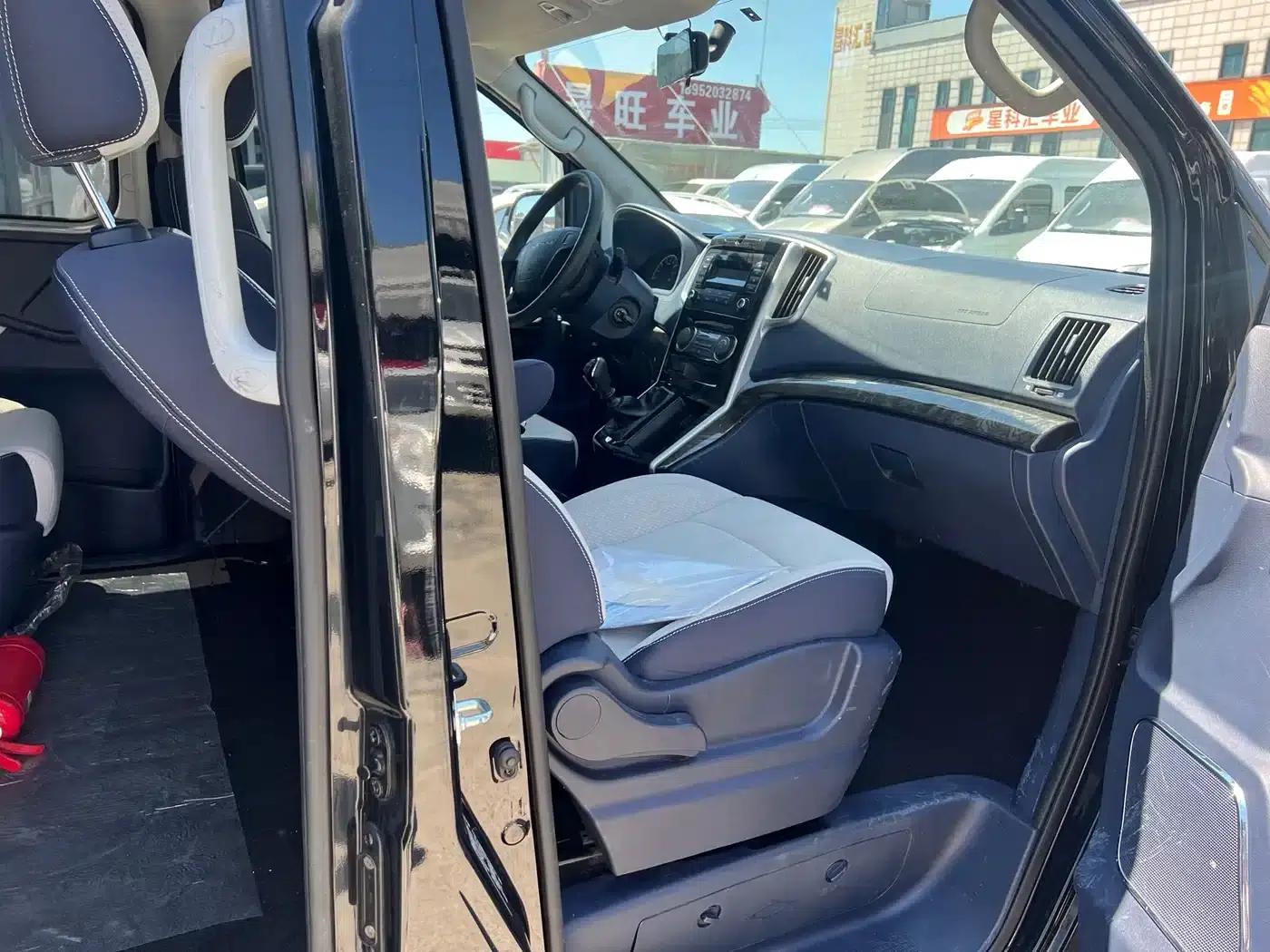 Lingzhi PLUS 2024 1.5T Manual Comfort 7-Seater — миниатюра 14
