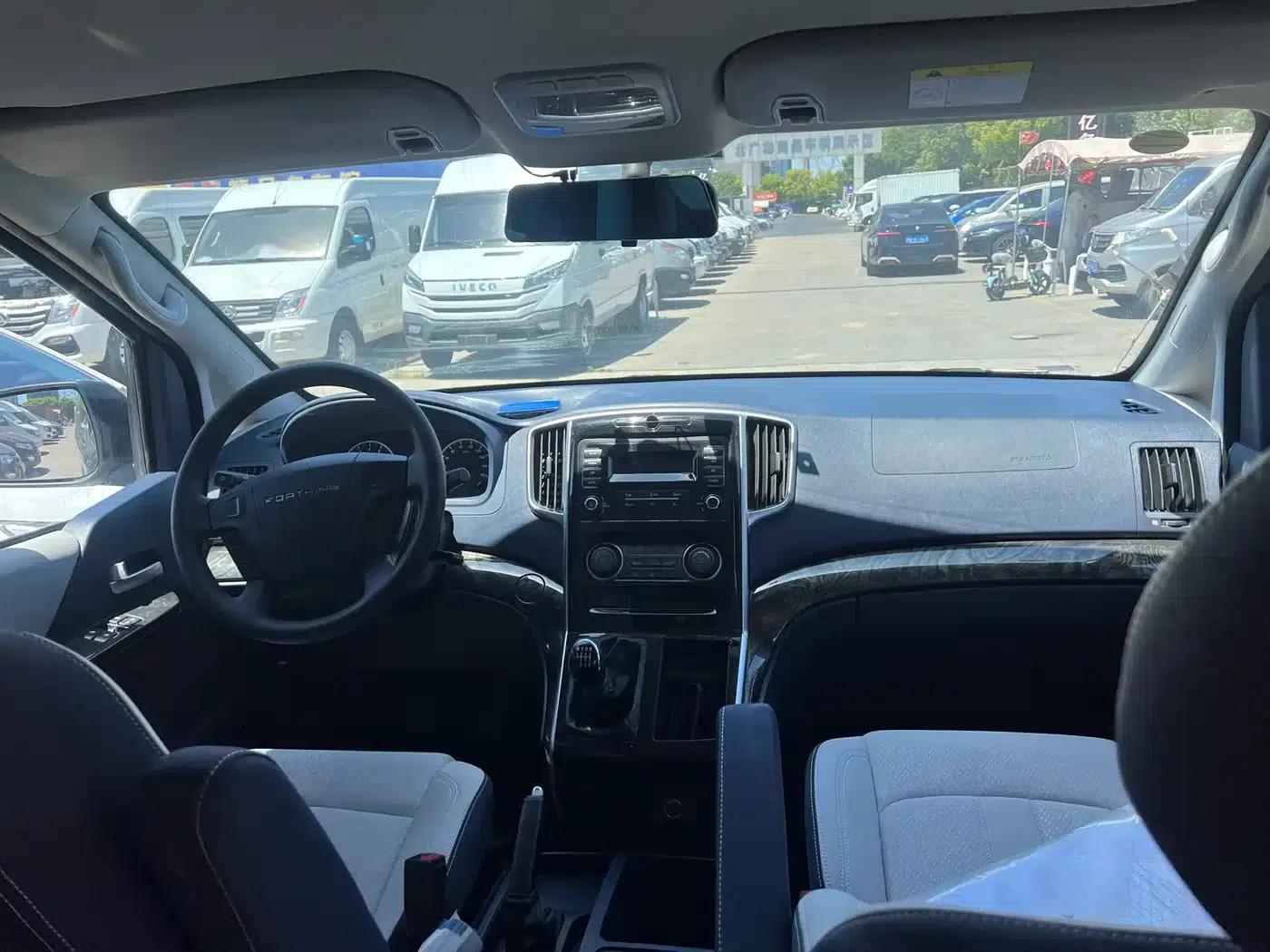 Lingzhi PLUS 2024 1.5T Manual Comfort 7-Seater — миниатюра 17
