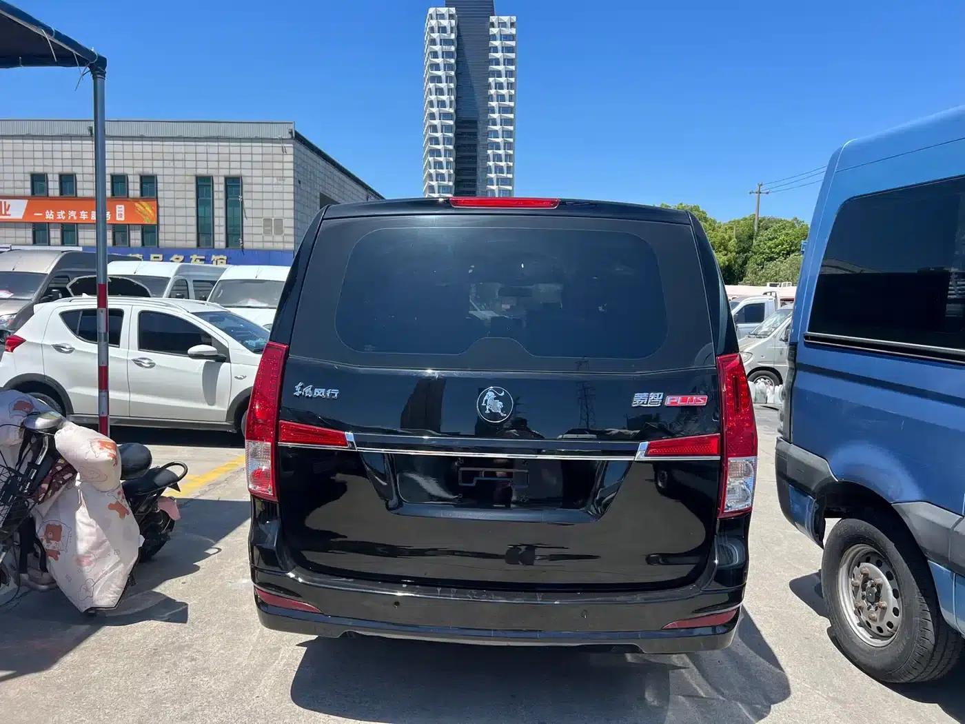 Lingzhi PLUS 2024 1.5T Manual Comfort 7-Seater — миниатюра 6