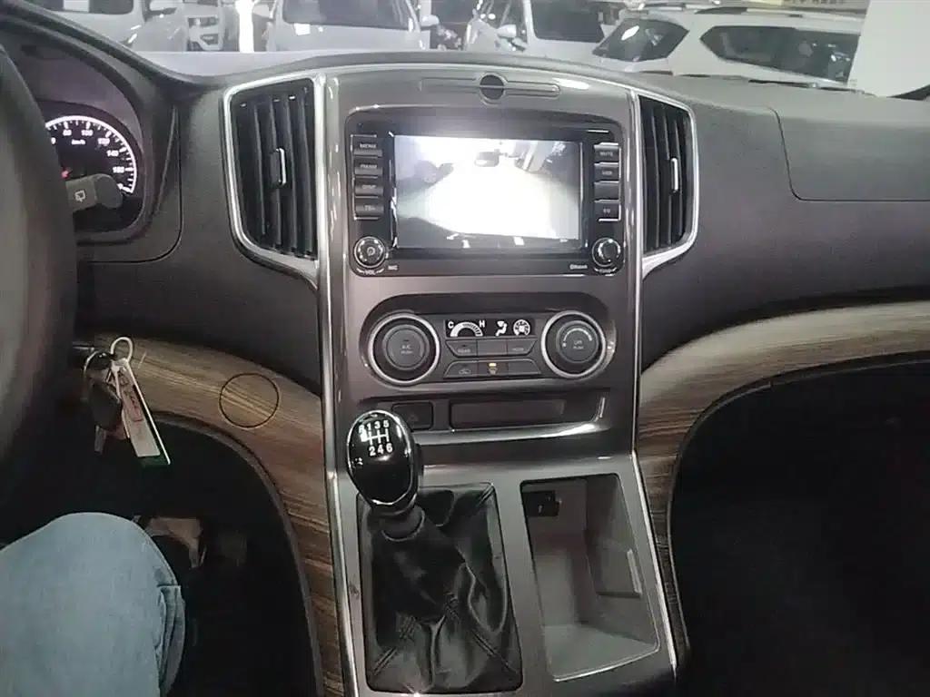 Lingzhi PLUS 2021 2.0L Manual Deluxe 7-Seater — миниатюра 13