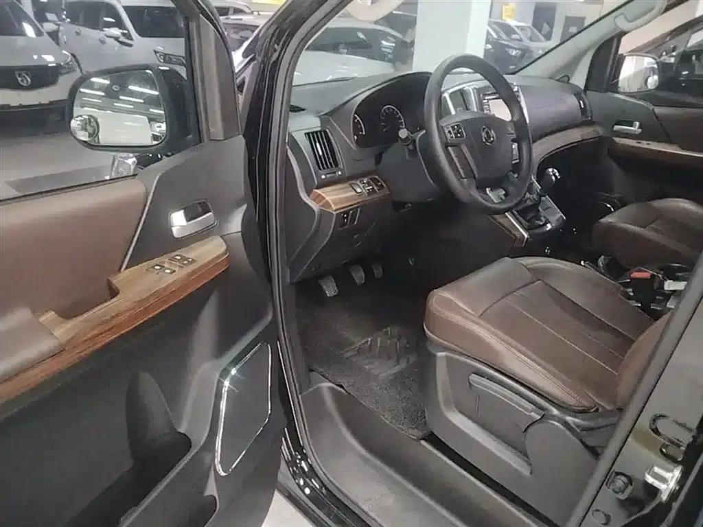 Lingzhi PLUS 2021 2.0L Manual Deluxe 7-Seater — миниатюра 16