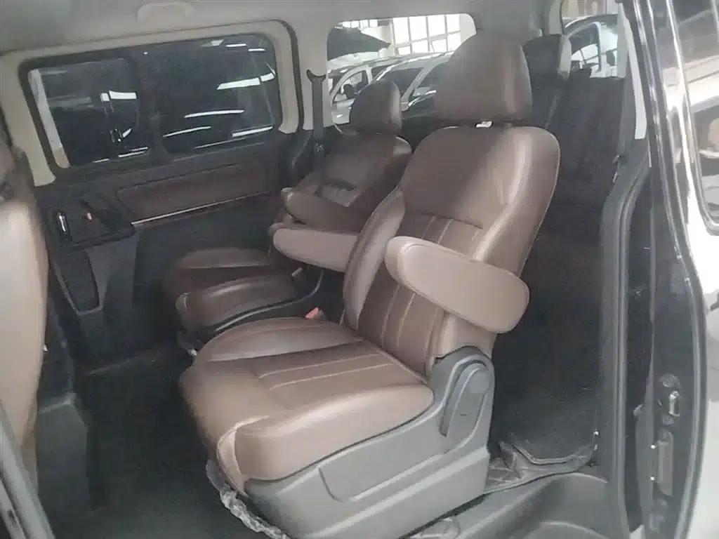 Lingzhi PLUS 2021 2.0L Manual Deluxe 7-Seater — миниатюра 17