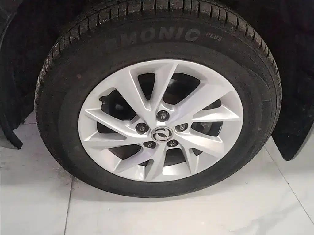 Lingzhi PLUS 2021 2.0L Manual Deluxe 7-Seater — миниатюра 23