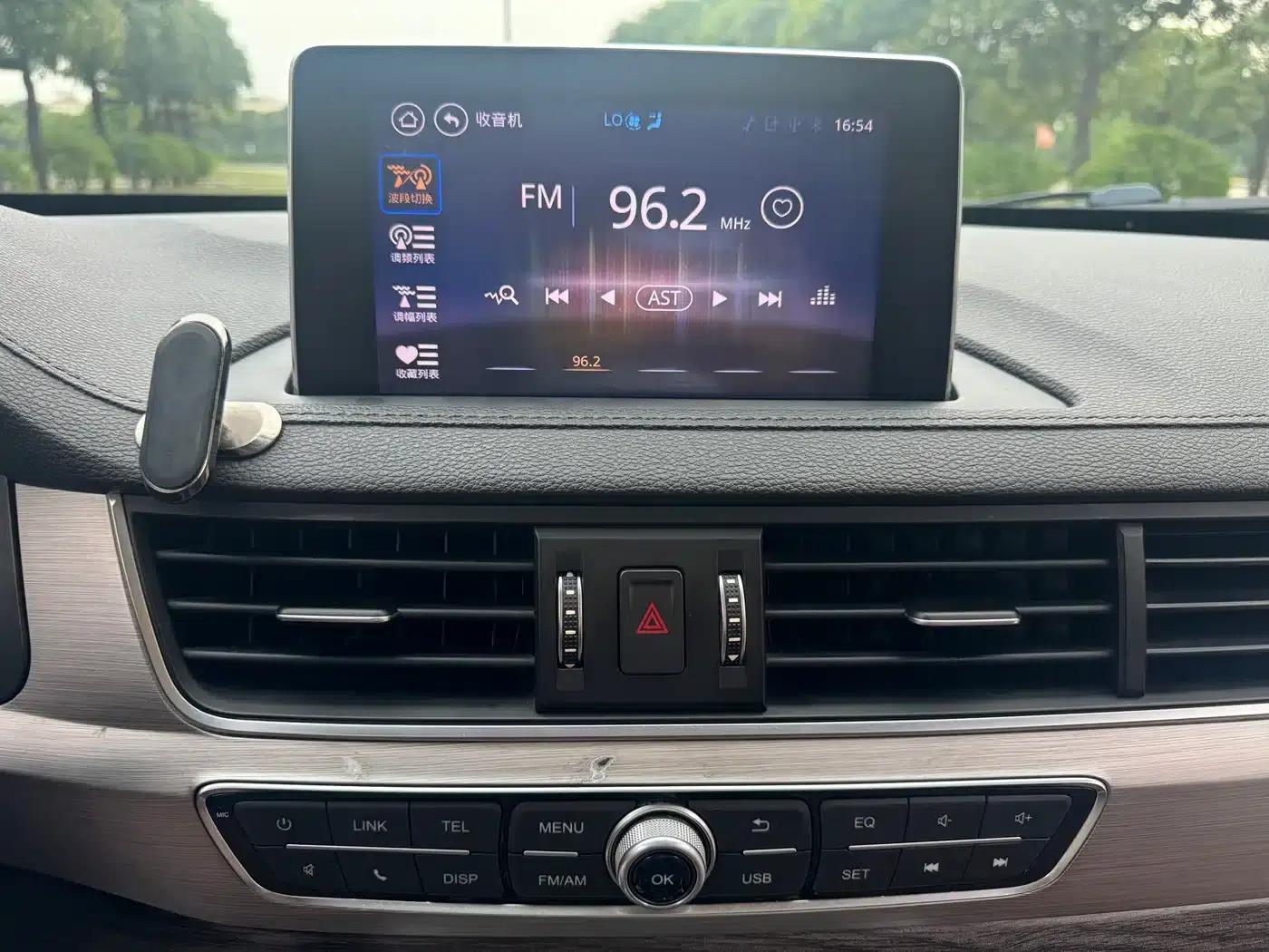 Jingyi X6 2017 Enjoy Series 1.5T CVT Premium — миниатюра 17