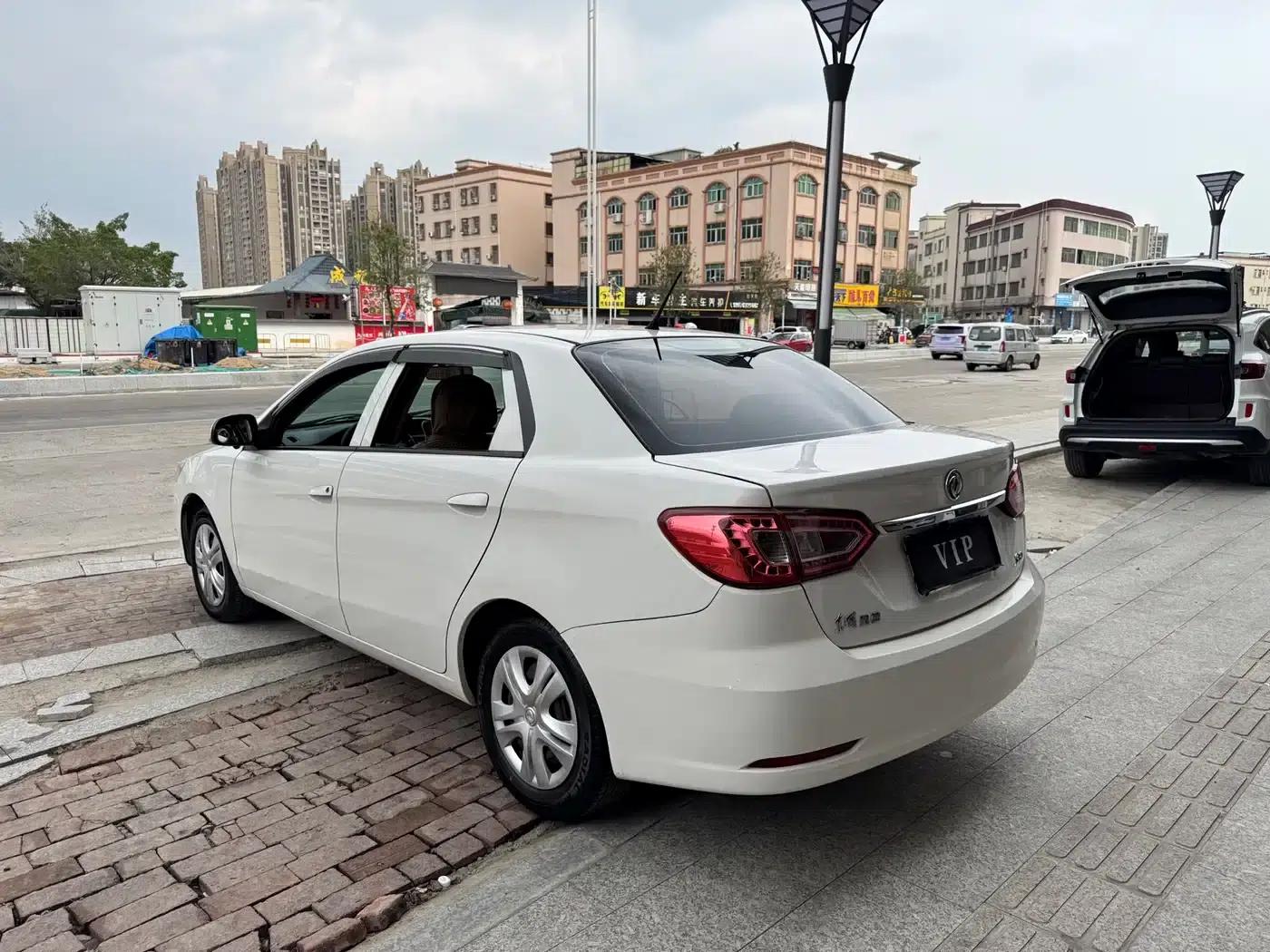 Dongfeng Fengshen S30 2014 1.5L Manual Thanksgiving Edition — миниатюра 13