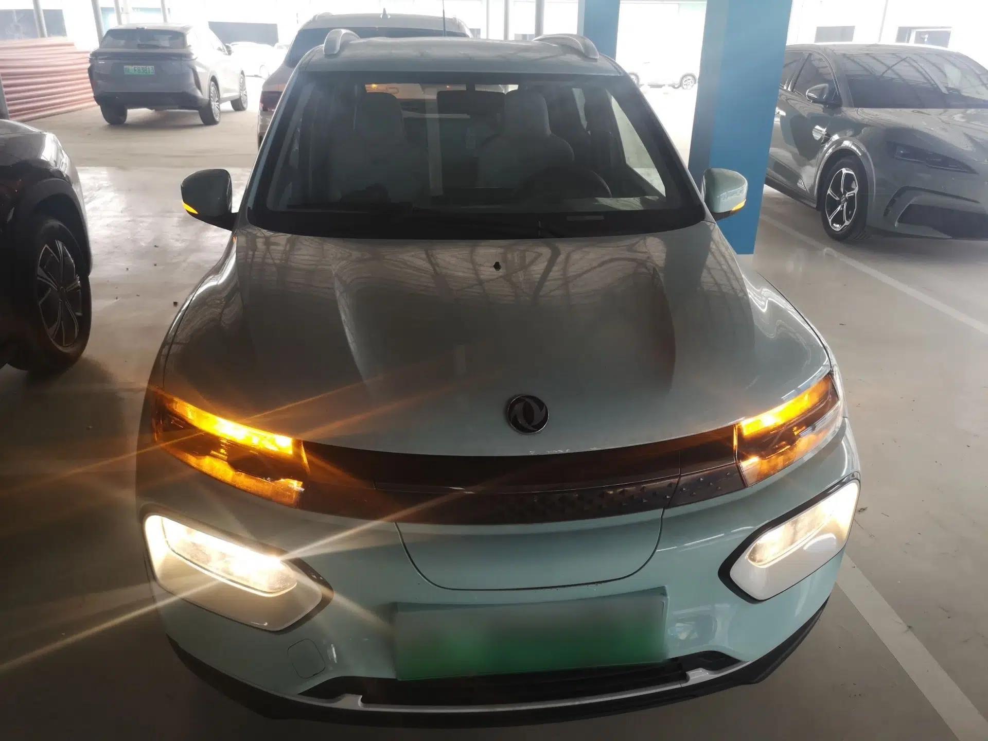 Dongfeng NAMMI BOX 2022 Chasing Wind Edition 351 km Advanced Model — миниатюра 2