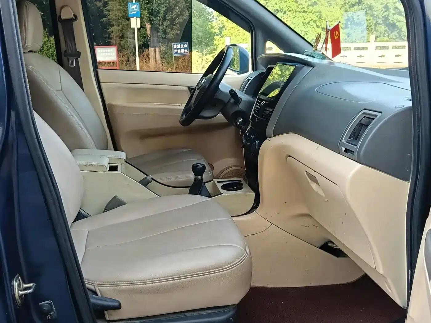 Shuai Ke 2011 1.6L Manual Deluxe 7-Seater — миниатюра 12