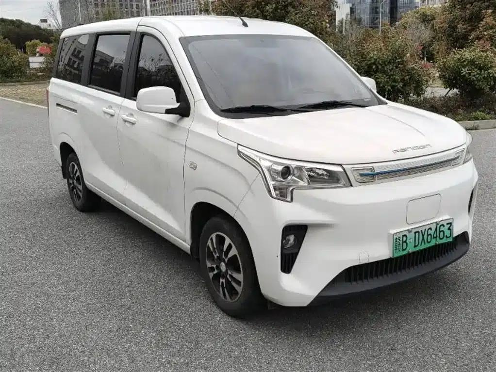 Fengguang E380 2023 Standard Edition - Comfort 5-seater — миниатюра 2
