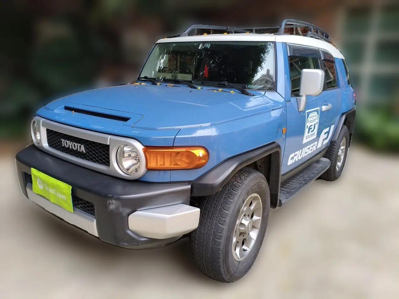 Toyota FJ Cruiser 2011 4.0L — миниатюра 1