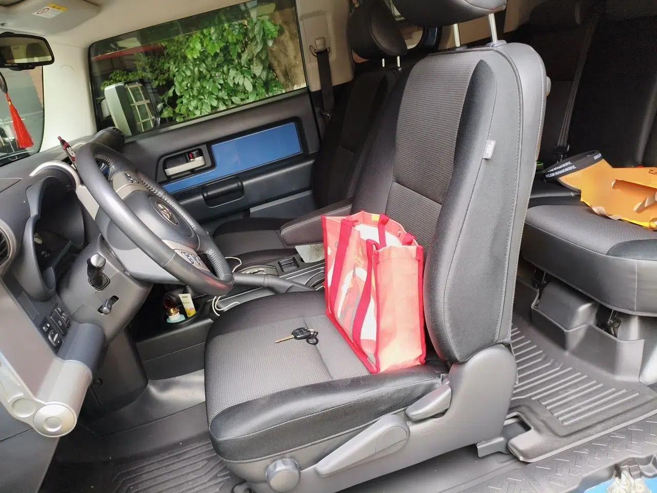 Toyota FJ Cruiser 2011 4.0L — миниатюра 16