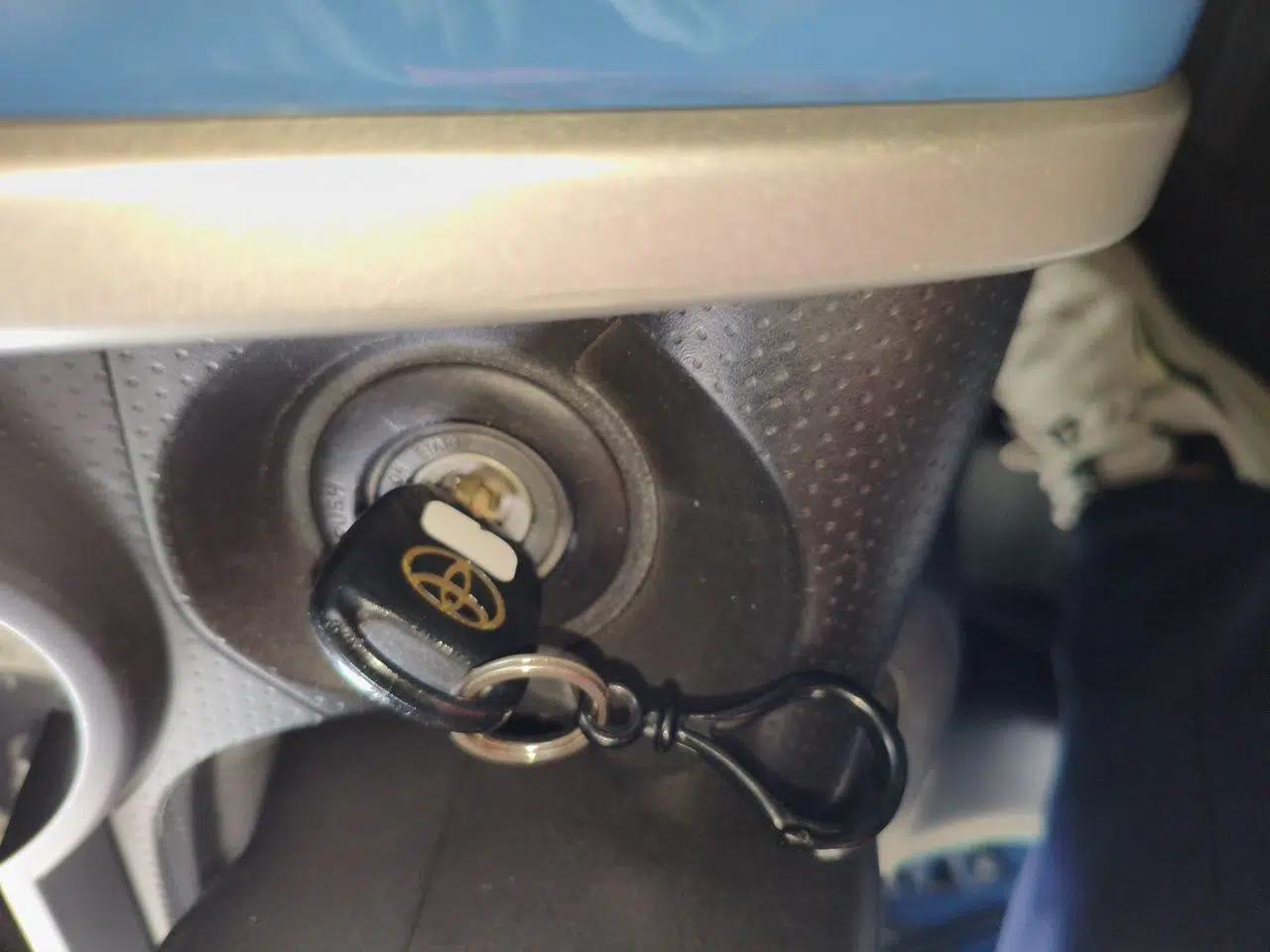 Toyota FJ Cruiser 2011 4.0L — миниатюра 9