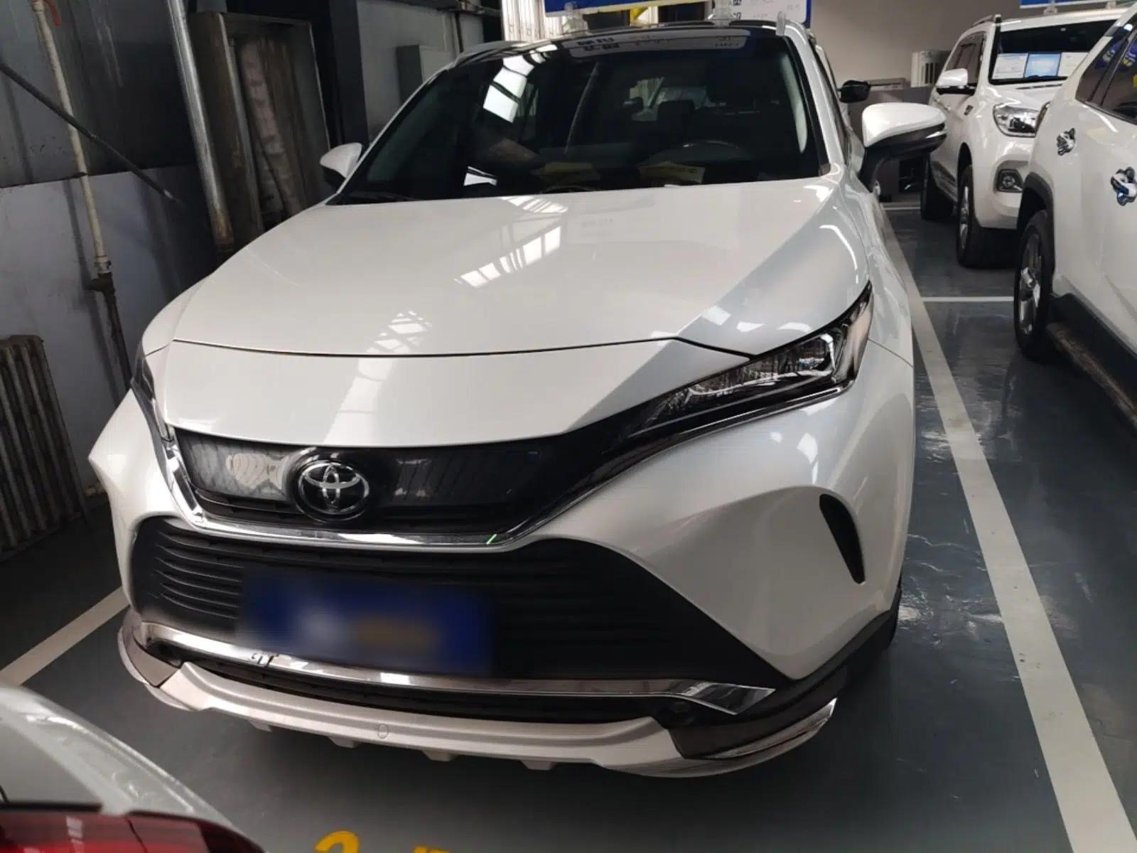 Toyota Harrier 2022 2.0L CVT Two-Wheel Drive Deluxe Edition — миниатюра 2