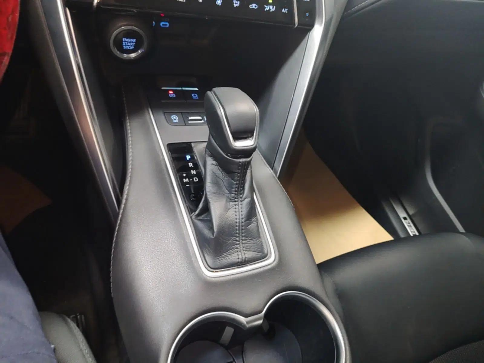 Toyota Harrier 2022 2.0L CVT Two-Wheel Drive Deluxe Edition — миниатюра 17