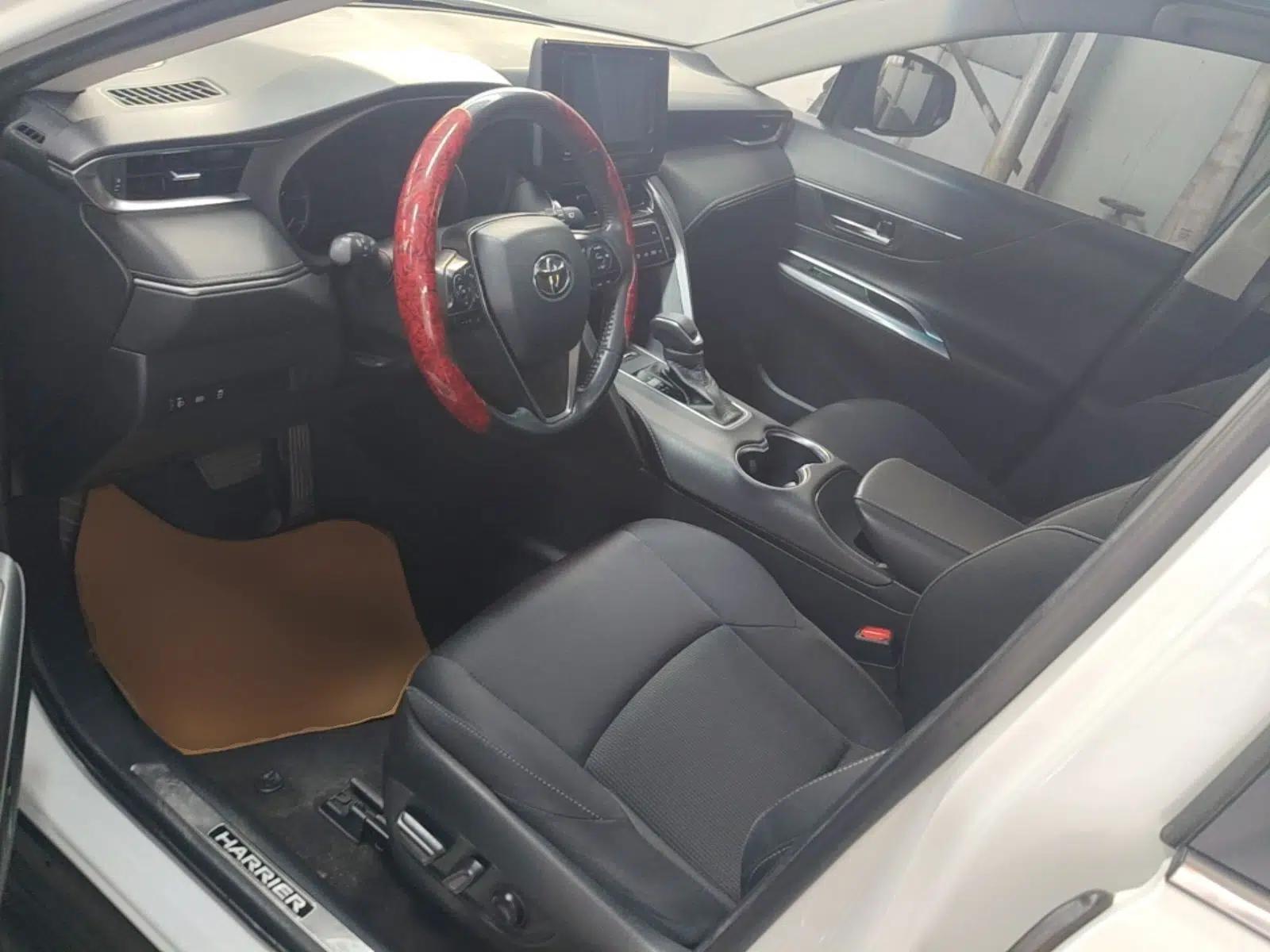 Toyota Harrier 2022 2.0L CVT Two-Wheel Drive Deluxe Edition — миниатюра 18