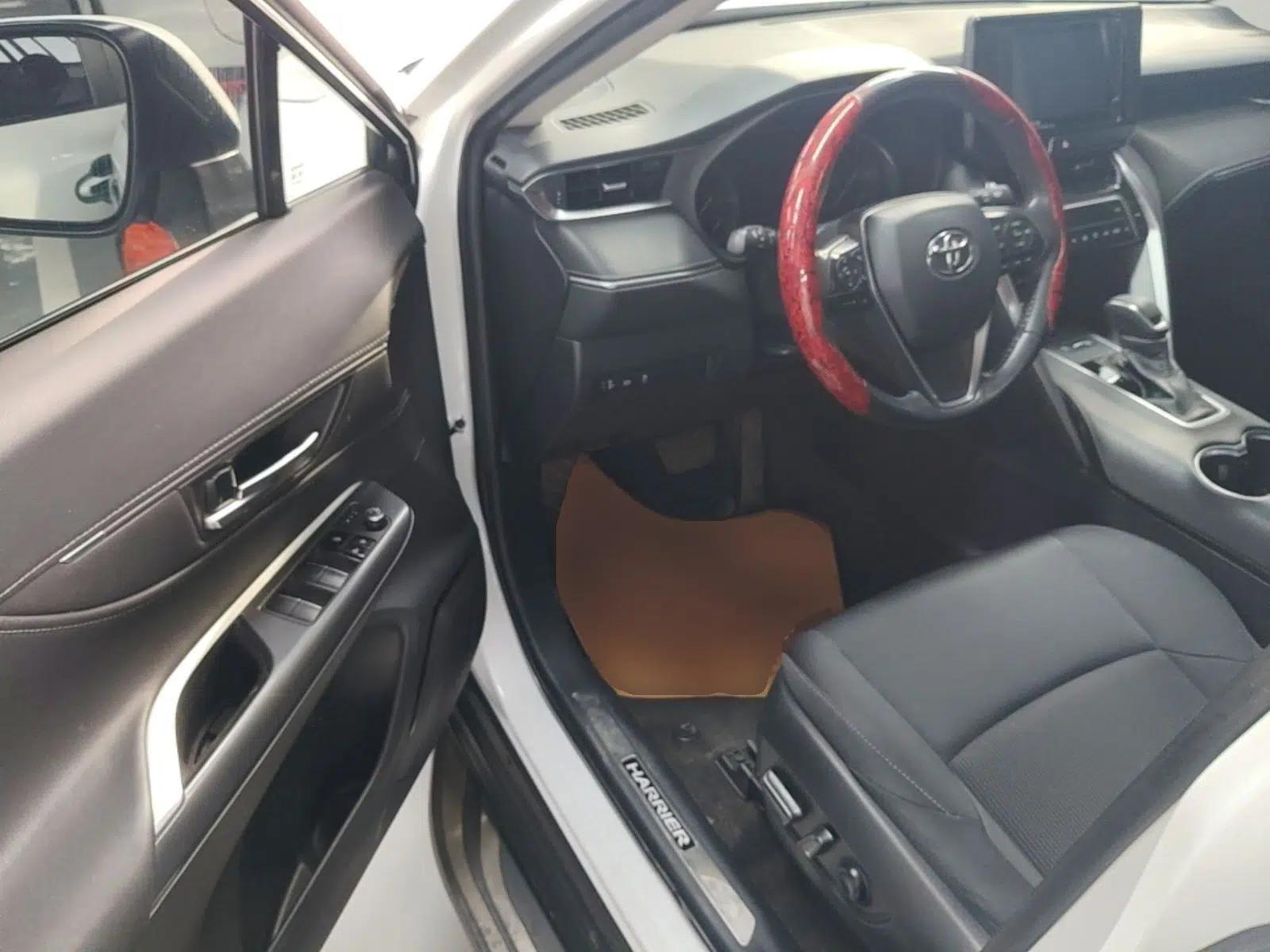 Toyota Harrier 2022 2.0L CVT Two-Wheel Drive Deluxe Edition — миниатюра 19