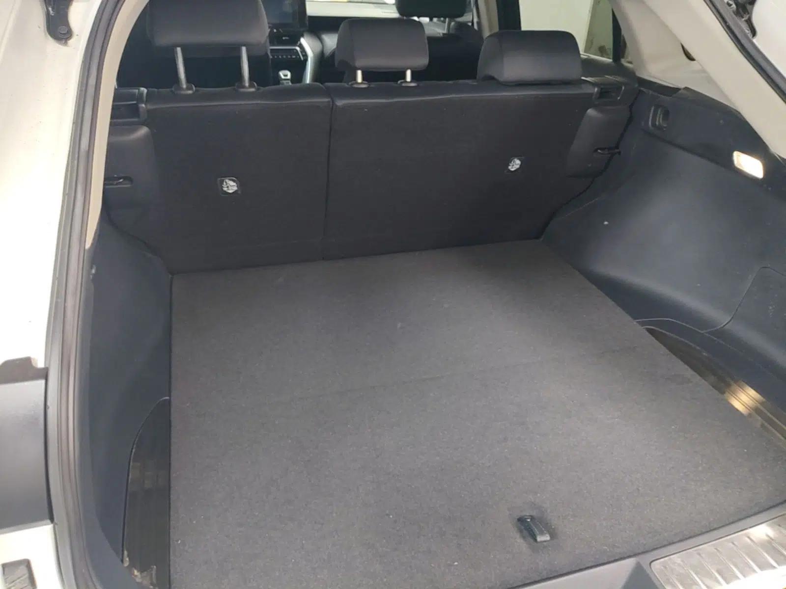Toyota Harrier 2022 2.0L CVT Two-Wheel Drive Deluxe Edition — миниатюра 22